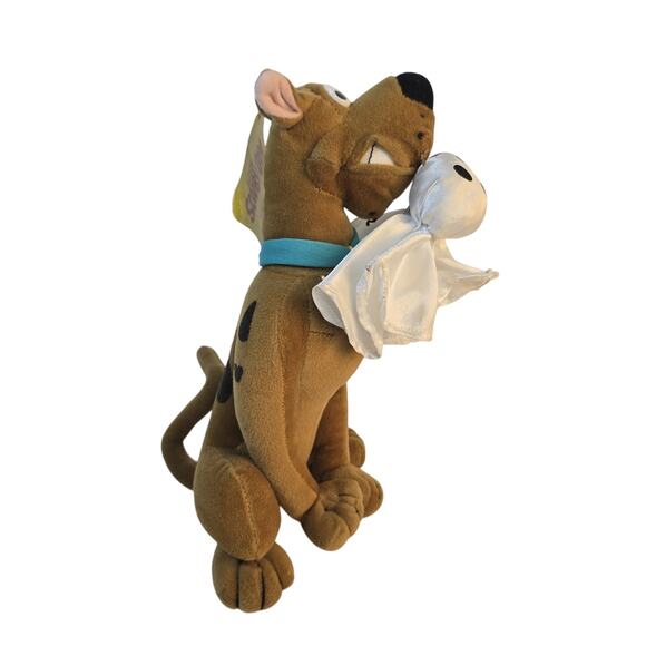 Scooby Doo Gnarling Teeth Holding Ghost Plush Sitting 2002 Toy Network 10" - Picture 1 of 6